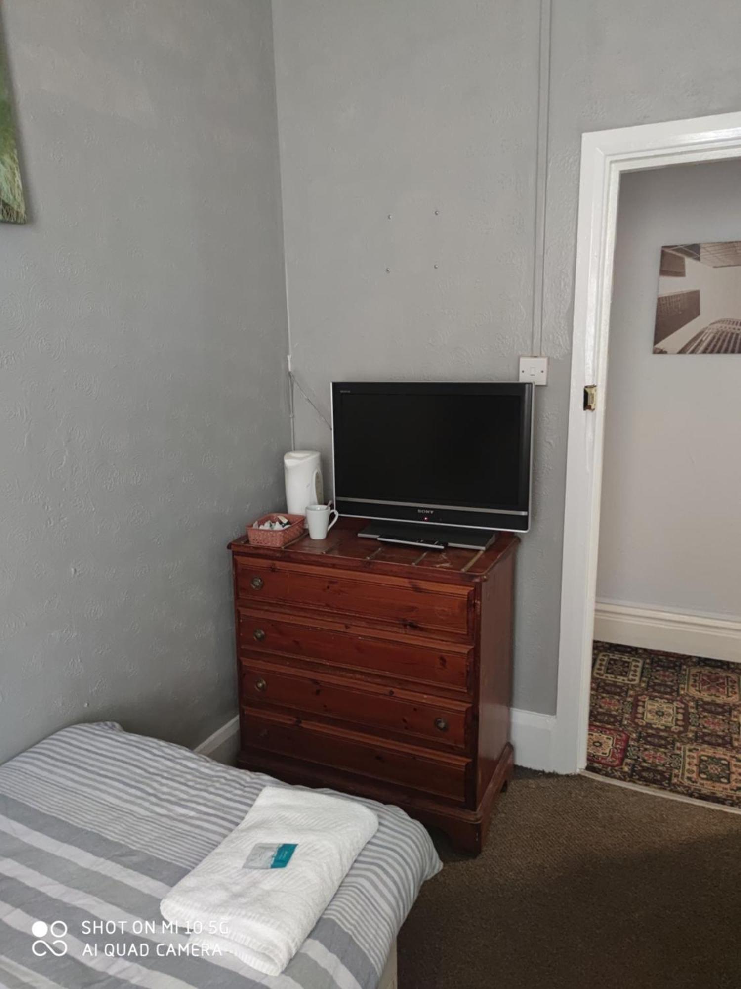 Sussex Lodge Guest House スラウ エクステリア 写真