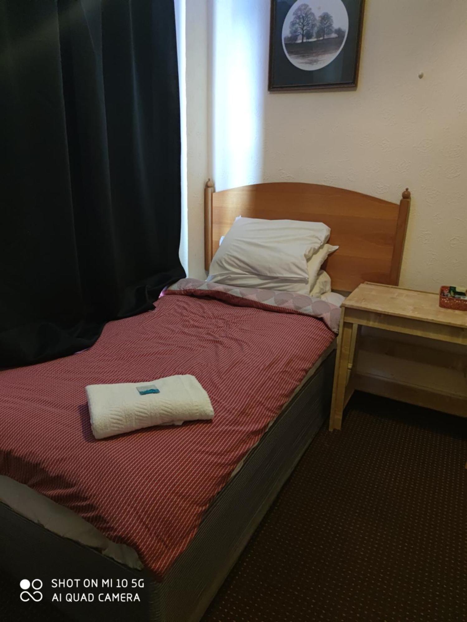 Sussex Lodge Guest House スラウ エクステリア 写真
